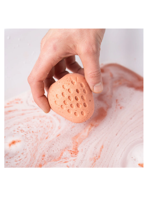 Froth Bath Bomb, Strawberry, Pacha, lifestyle